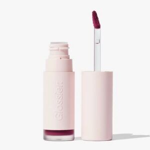 Glossier.
G Suit Soft Touch Lip Crème - Tempo